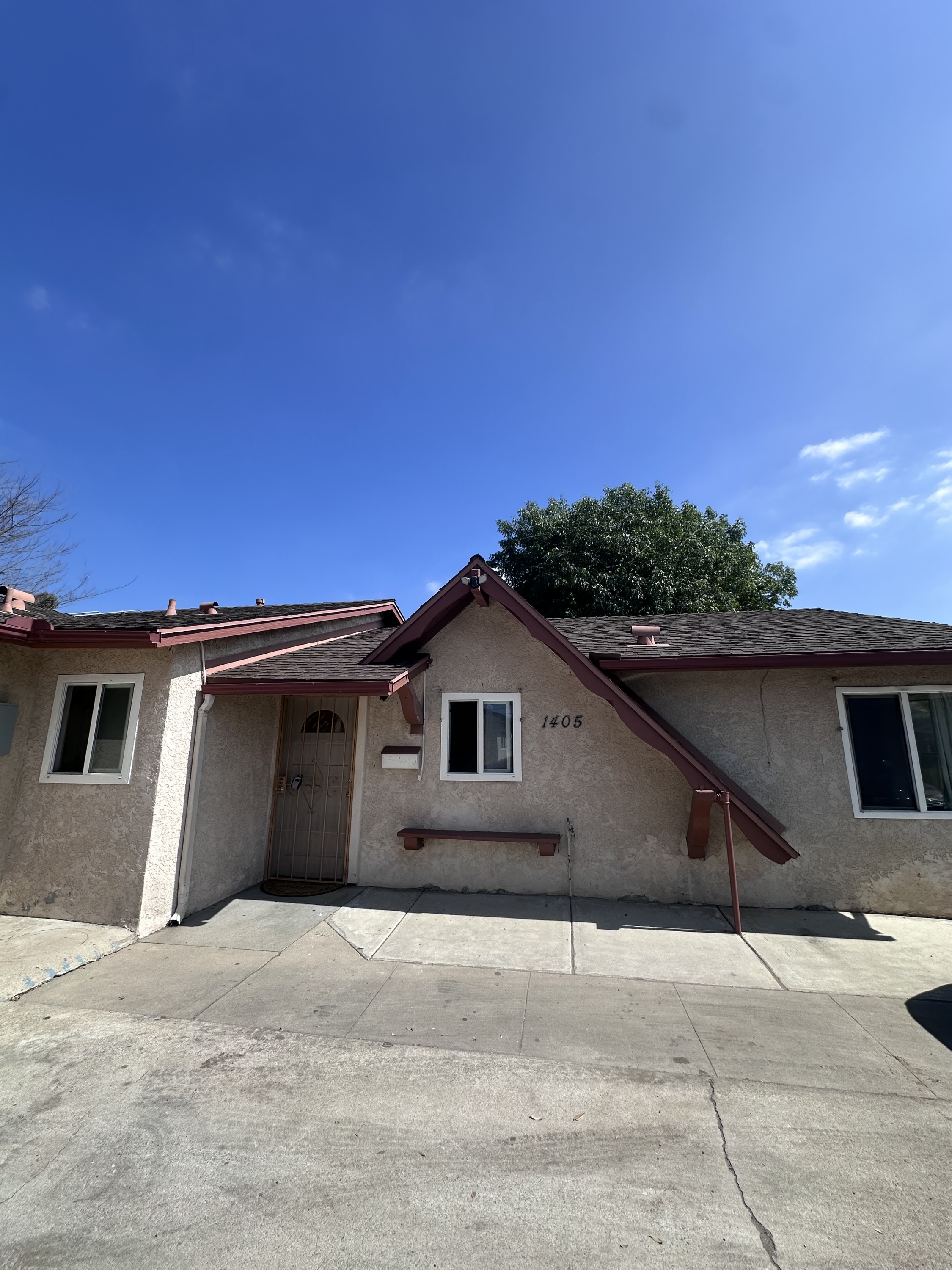 1405 Skyline Drive New